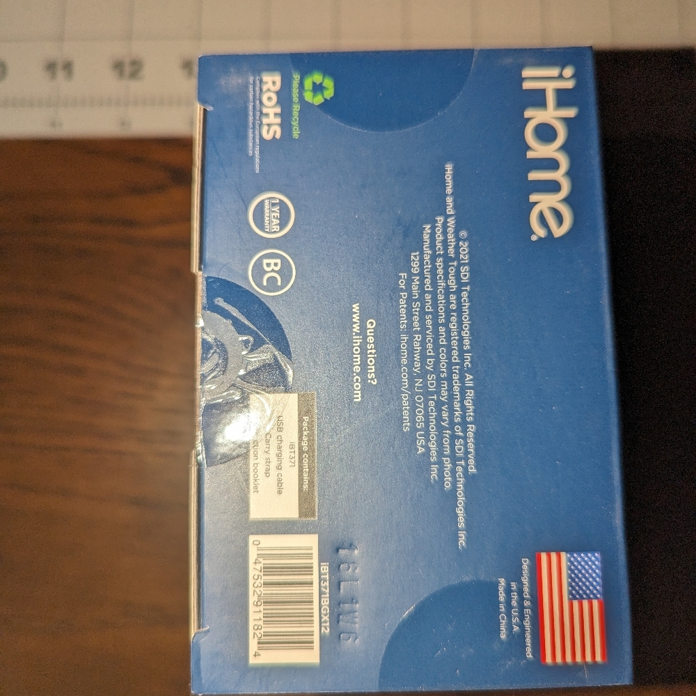 iHome Bluetooth waterproof speaker - Picture 3 of 5